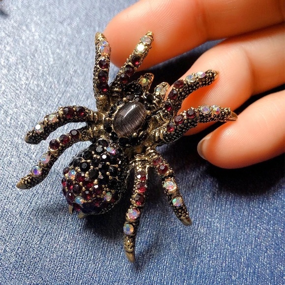 Vintage style Swarovski Crystal spider Brooch. NWT - Picture 2 of 3